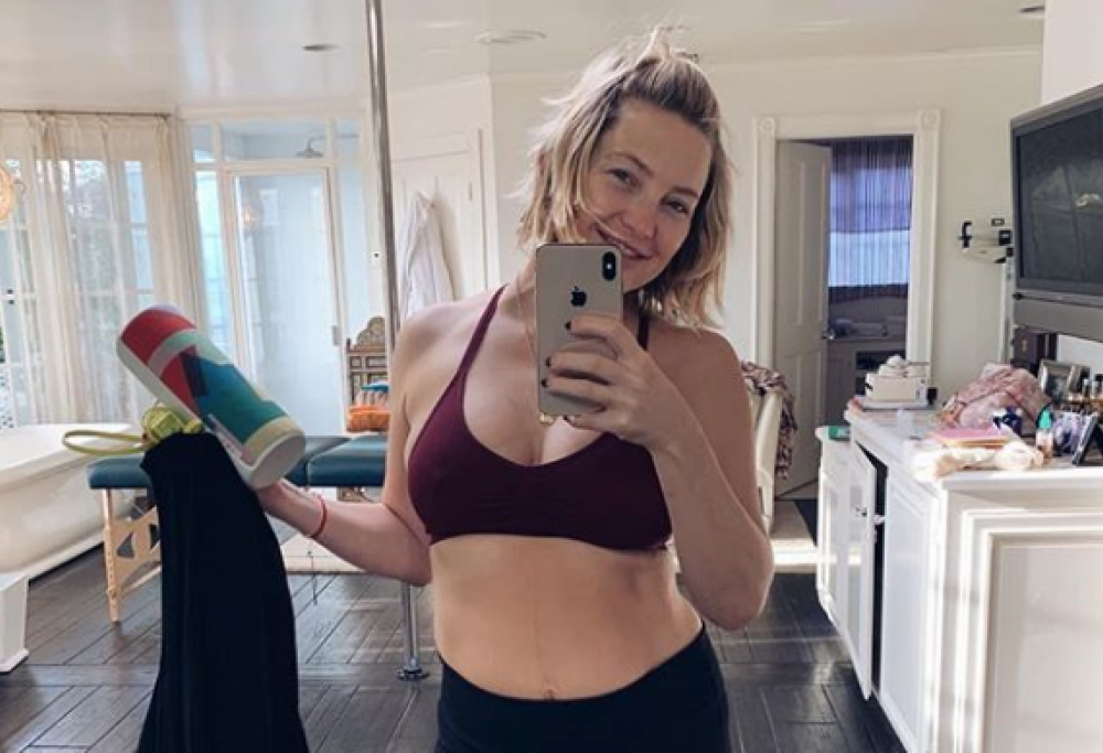 Kate Hudson mostra il corpo dopo la gravidanza: “ritroverò fisico e mente forti”