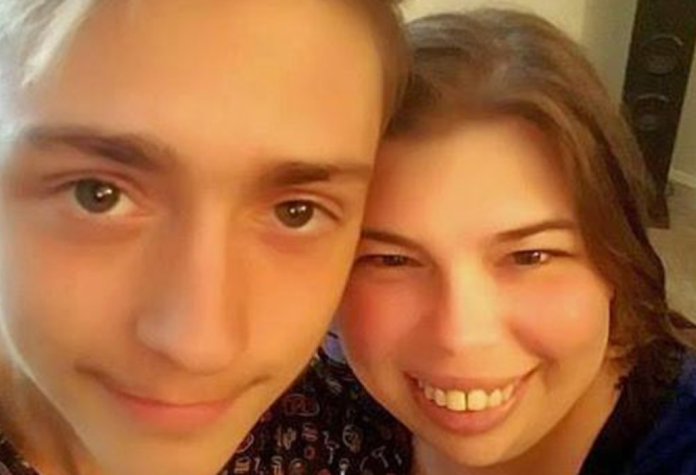 Diciottenne vuole sposare la mamma del suo migliore amico!