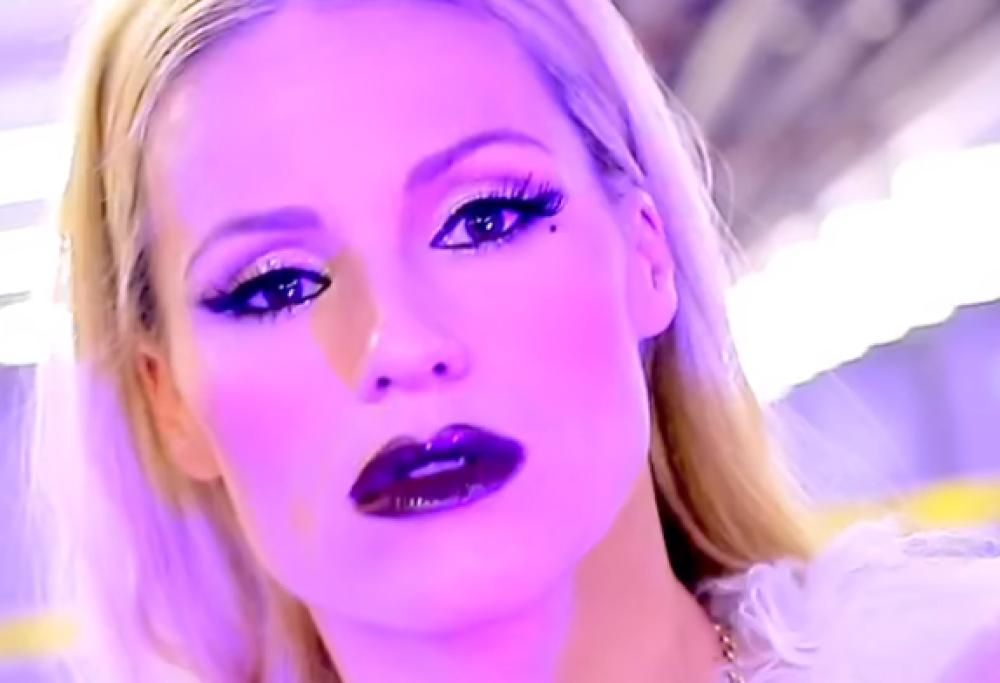 Michelle Hunziker lancia il suo primo singolo trap, “Michkere”