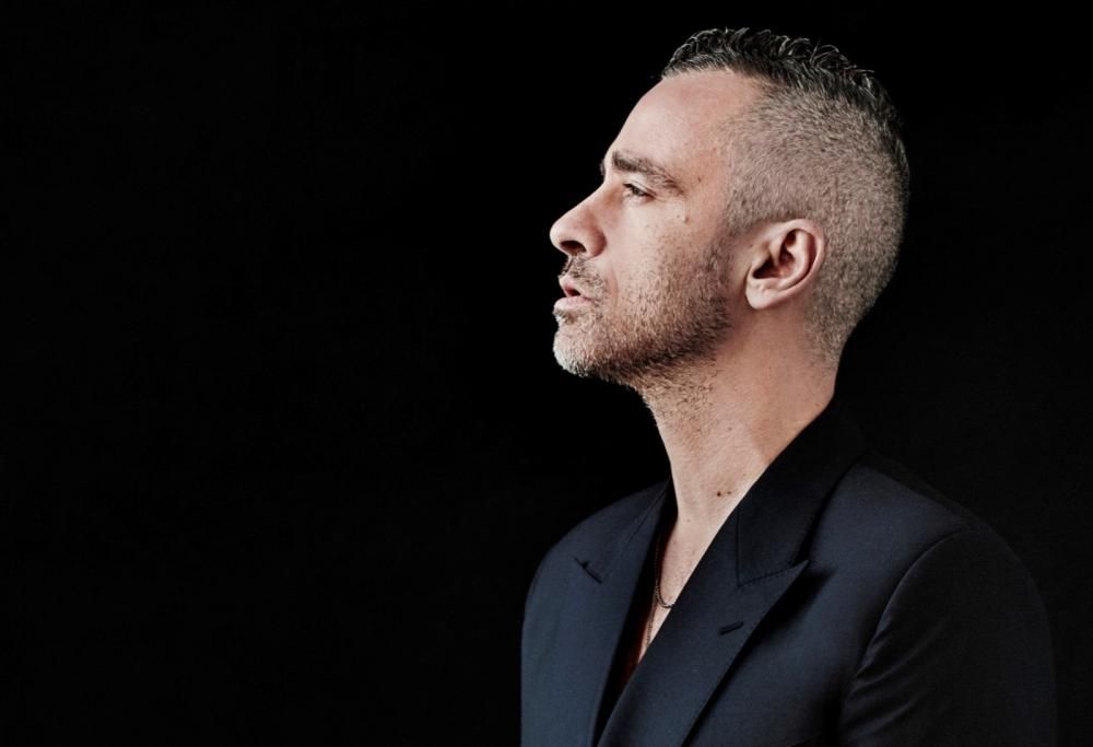 Eros Ramazzotti smentisce il flirt con Valentina Bilbao: “Sconcertato dalla piattezza del gossip”