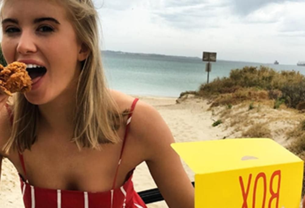 A San Valentino le donne preferiscono il pollo fritto ai fiori!