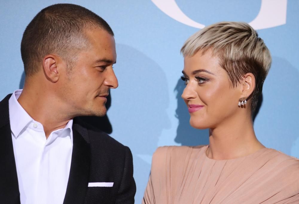 Orlando Bloom, innamoratissimo, parla di Katy Perry: “Una forza della natura”