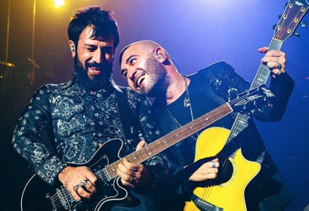 Negramaro: Lele Spedicato sul palco a sorpresa al concerto di Milano