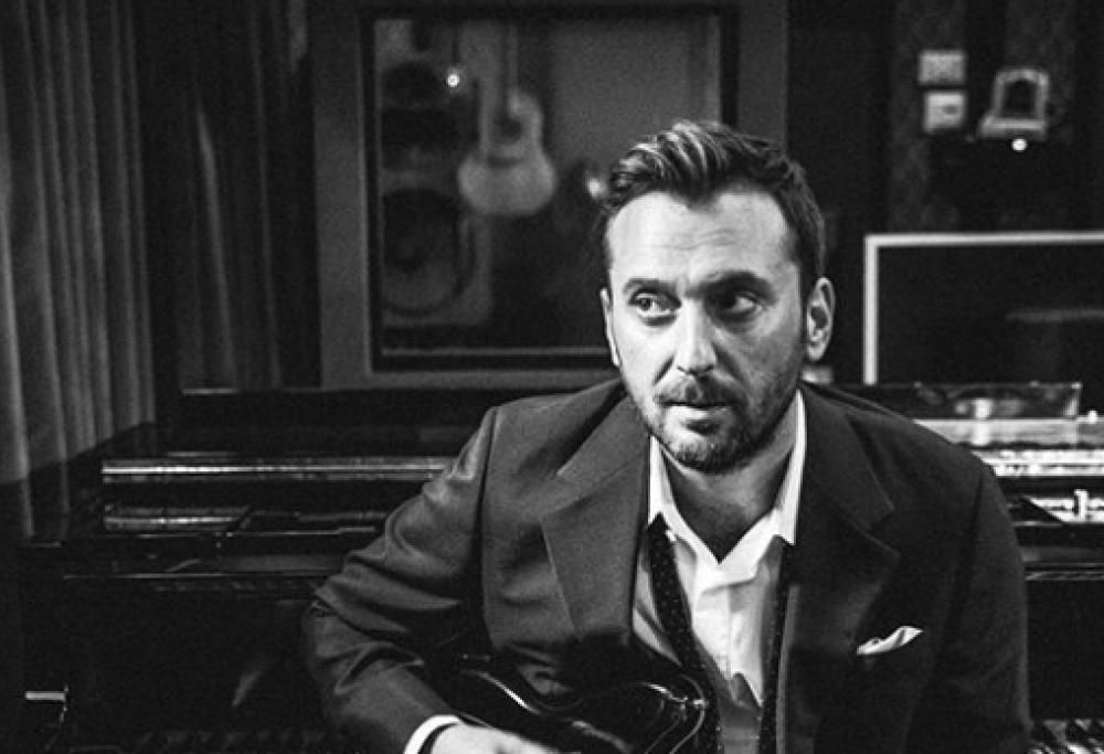 Cesare Cremonini: “Ecco il significato di Al telefono”