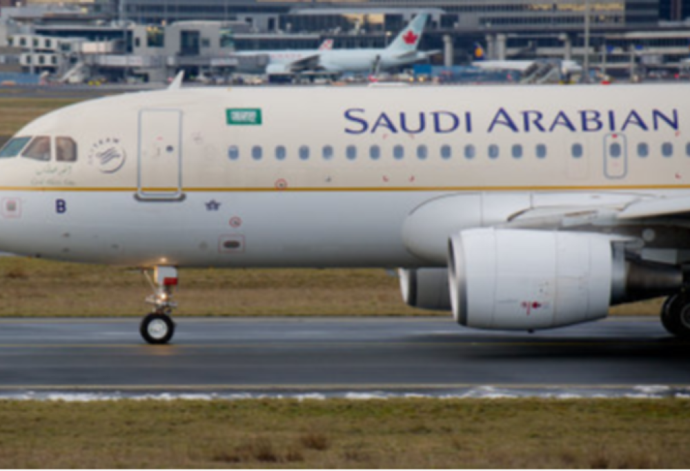 Mamma dimentica il figlio all’aeroporto, e l’areo su cui era imbarcata torna indietro a riprenderlo!