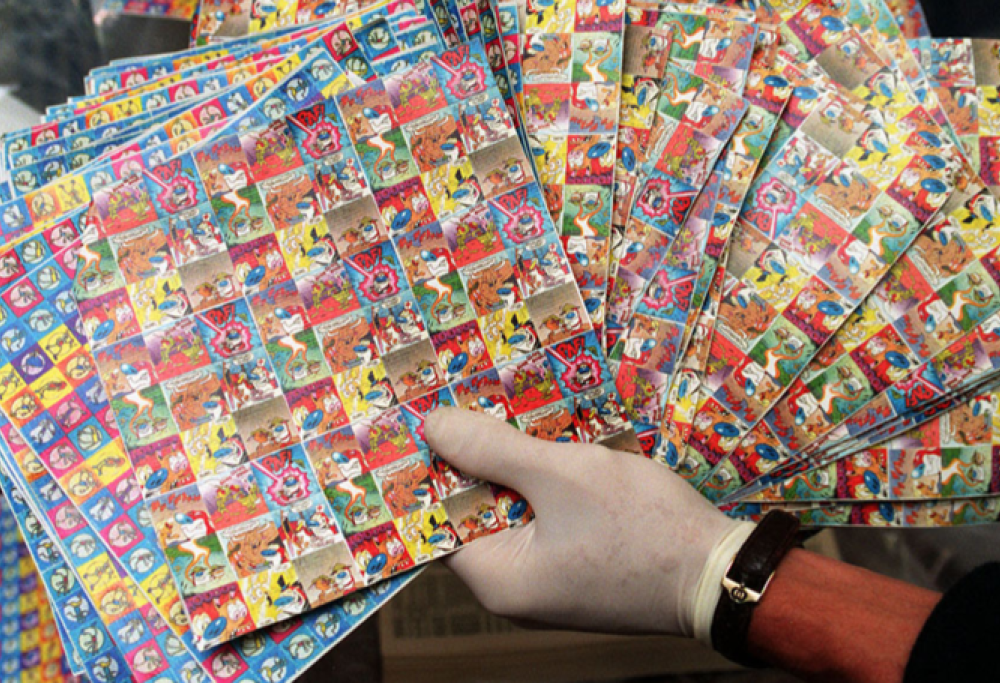 Ragazzo mette l’LSD nelle bevande dei colleghi per rimuovere l’energia negativa!