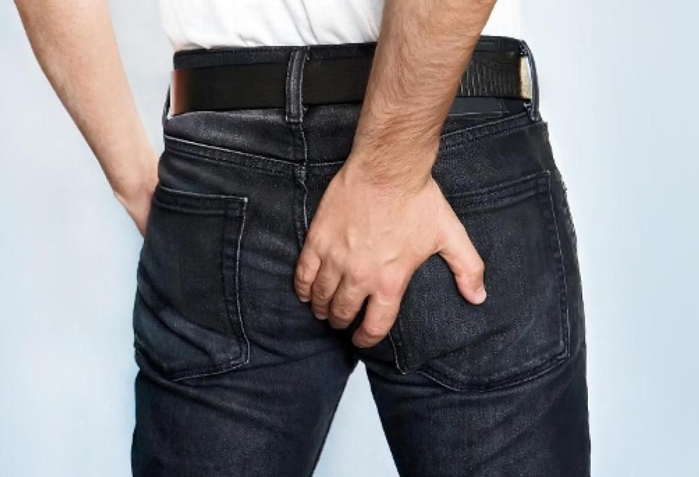 Peto puzzolente interrompe la riunione del Parlamento!