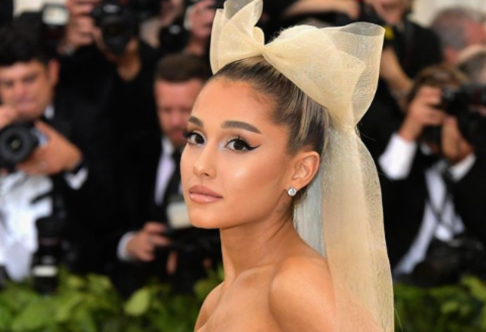 Ariana Grande dona 265mila euro a un’associazione pro aborto