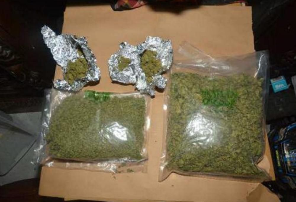 Trafficante di droga arrestato dopo aver stampato il suo nome sui suoi farmaci!