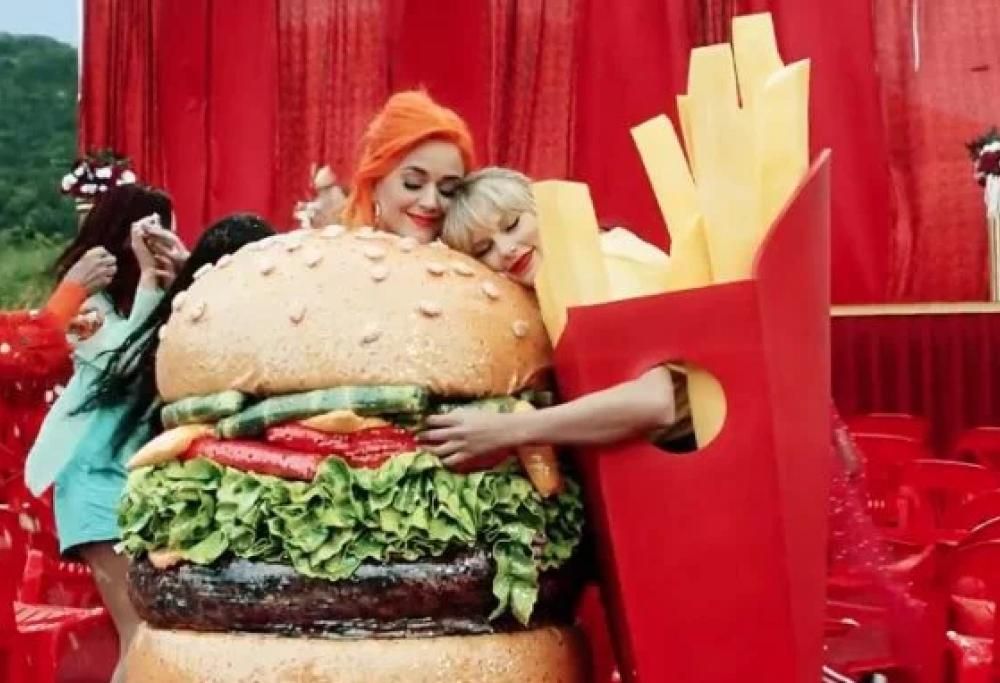 Taylor Swift: c’è anche Katy Perry nel nuovo video “You need to calm down”