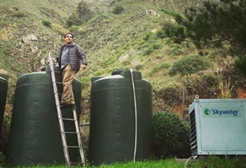 Inventa un dispositivo che trasforma l’aria in acqua potabile, vince un milione e mezzo di dollari!