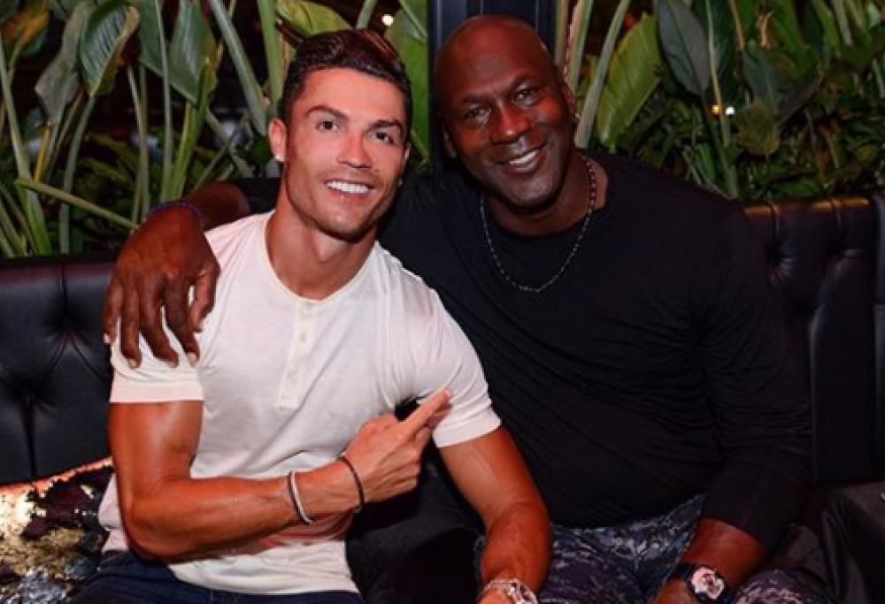Cristiano Ronaldo pubblica una foto con Michael Jordan: “Abbiamo fatto la storia”