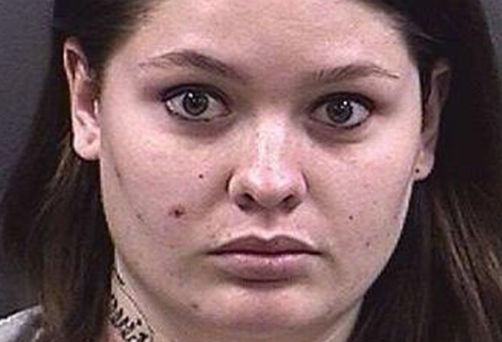 Fa sesso con suo padre e poi lo sposa: entrambi arrestati!