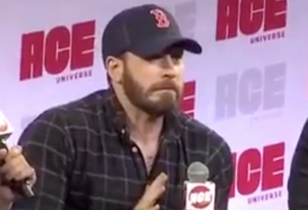 Chris Evans impreca per sbaglio e la sua reazione è divertentissima