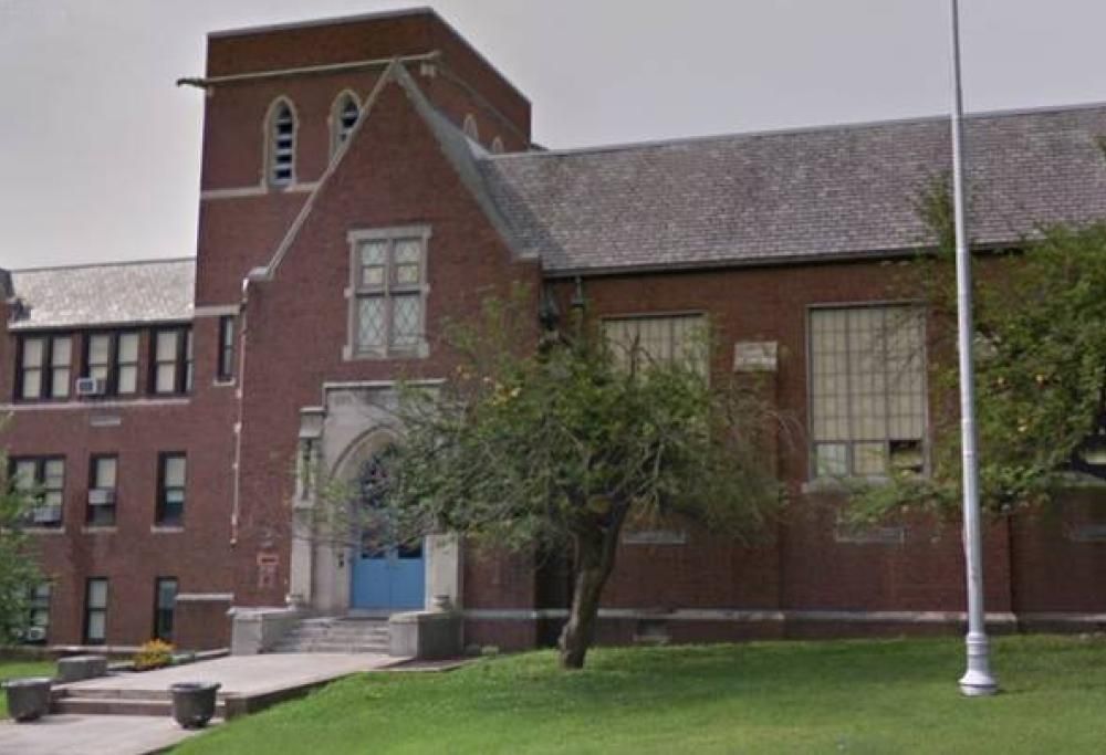 Bambino di 5 anni porta l’eroina a scuola: “mi fa sentire come Spider-man!”