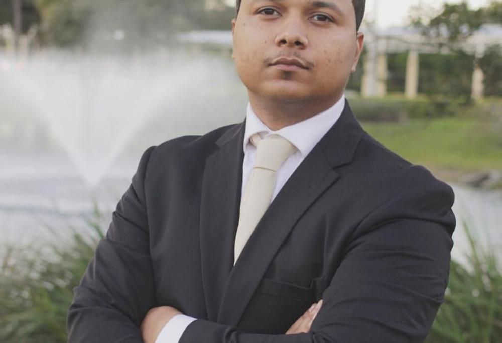 Abbandonato vicino a un cassonetto da piccolo, ora è CEO di una società da 62 milioni di dollari!