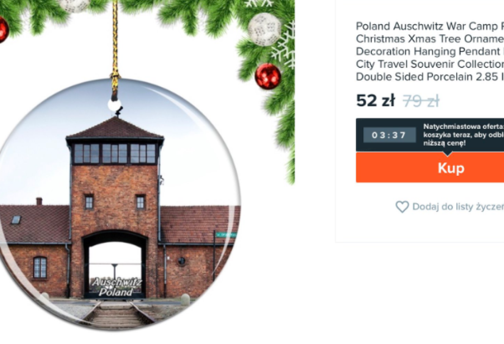 Decorazioni natalizie shock a tema Auschwitz, il Memoriale insorge