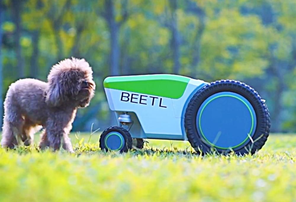 Stanco di raccoglie la cacca di Fido? Arriva il robot che lo fa al posto tuo