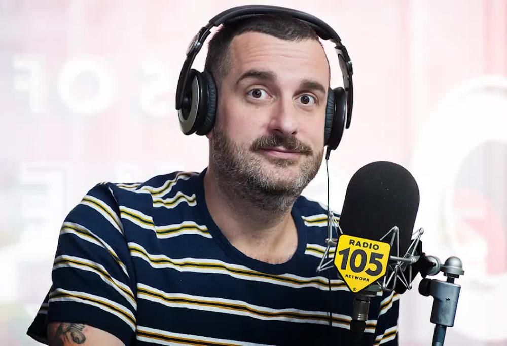 Costantino della Gherardesca a 105 Friends: “Ecco il mio manuale di auto-aiuto (ironico)”