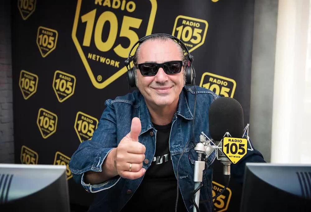 Luca Carboni con “Sputnik” a 105 Friends: “Sono partito dagli anni ’80 per fare qualcosa di contemporaneo”