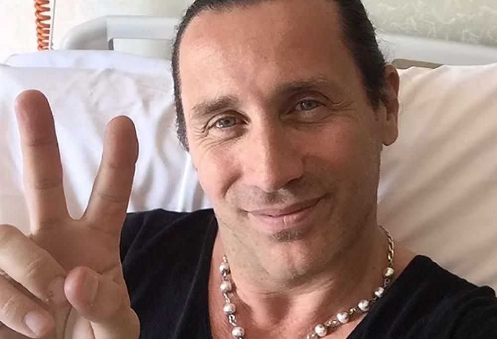 Povia: “Sono in ospedale per essere operato. Ho paura, ma sono in buone mani”