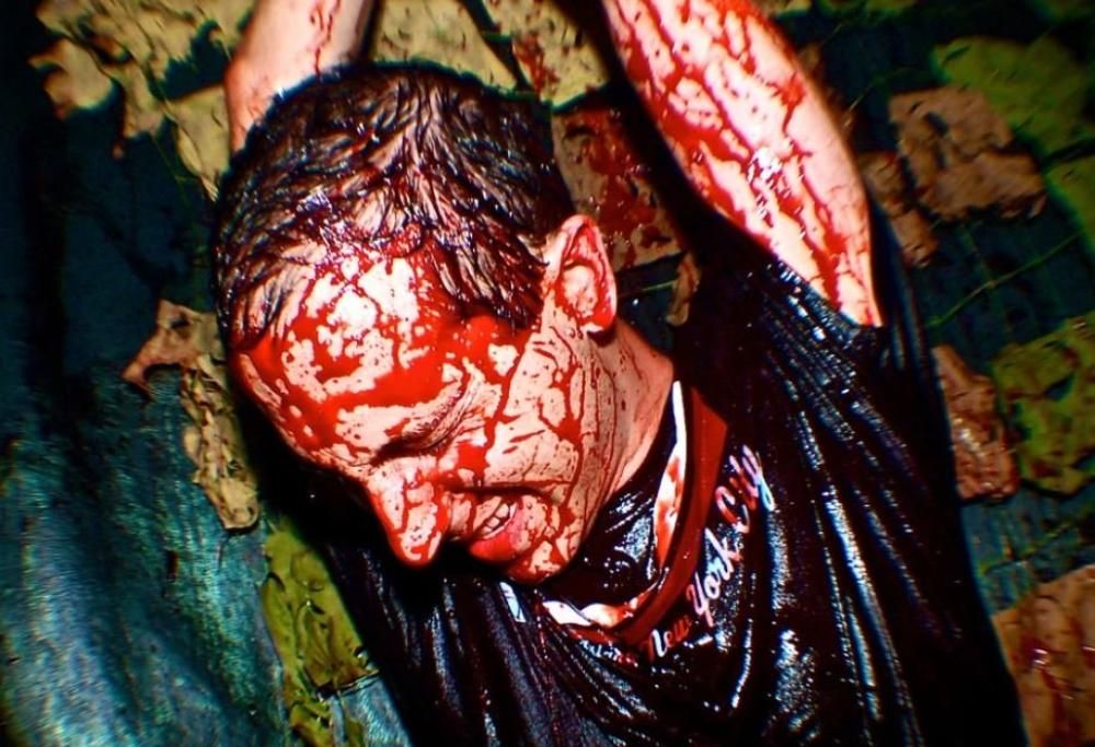 La casa stregata con gli attori che torturano brutalmente i partecipanti!