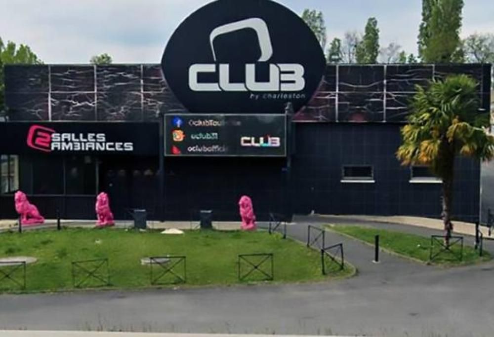 Diciannovenne partorisce in discoteca e il bambino ottiene l’ingresso gratuito a vita!