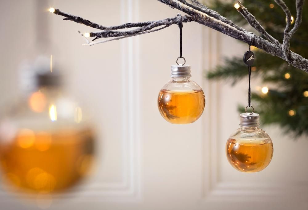 Arrivano le decorazioni natalizie ripiene di Alcol per superare al meglio le feste!