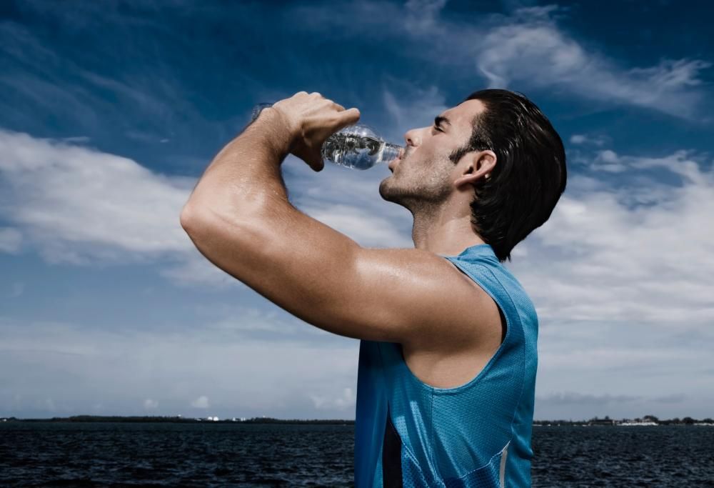 I segnali con cui il tuo corpo ti avvisa se stai mangiando troppo sale