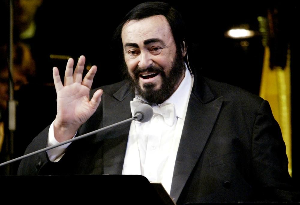 10 anni fa se ne andava Luciano Pavarotti. Ecco alcune sue bellissime foto