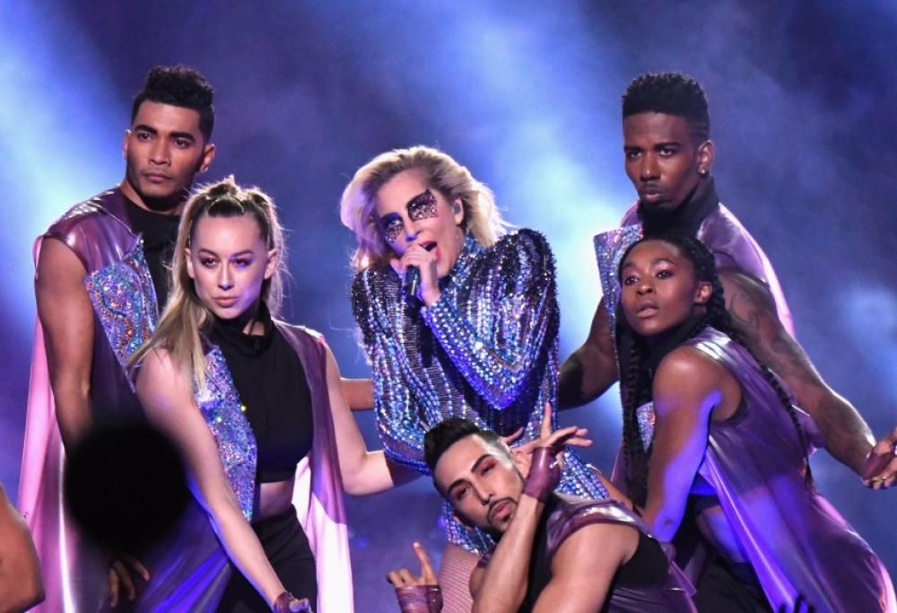 Lady Gaga “vola” al Super Bowl