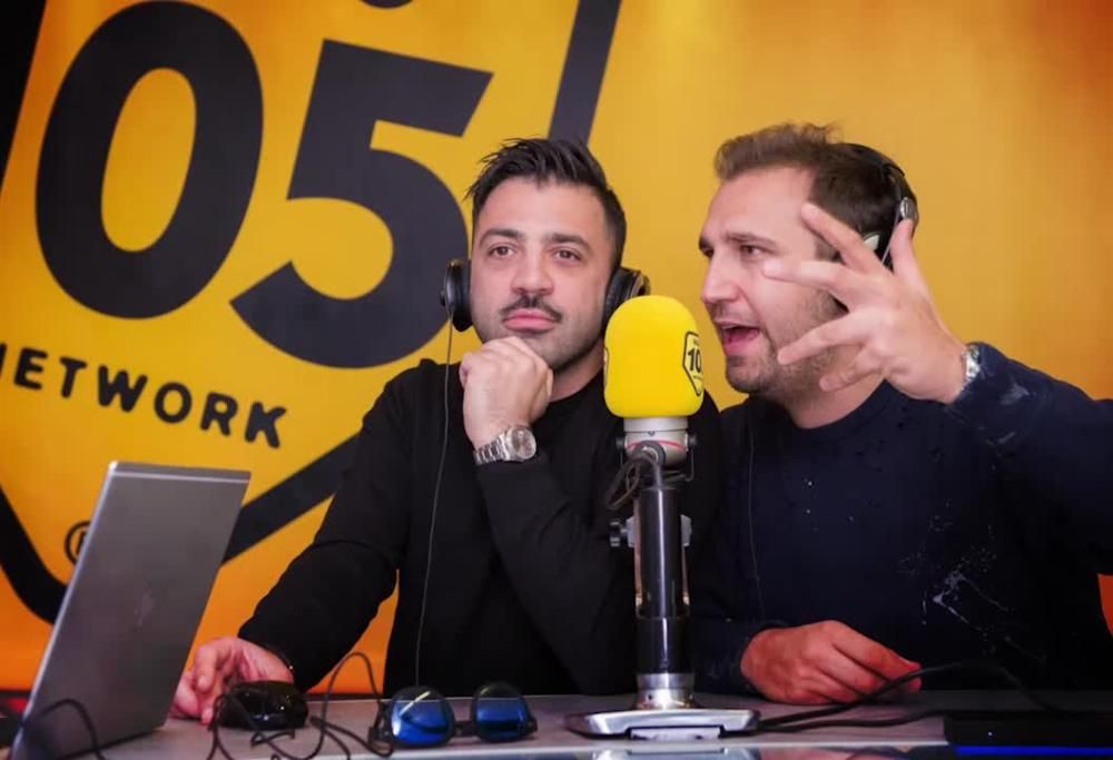 Pio & Amedeo a 105 Mi Casa: “Abbiamo provato a fare una foto con Papa Francesco” 