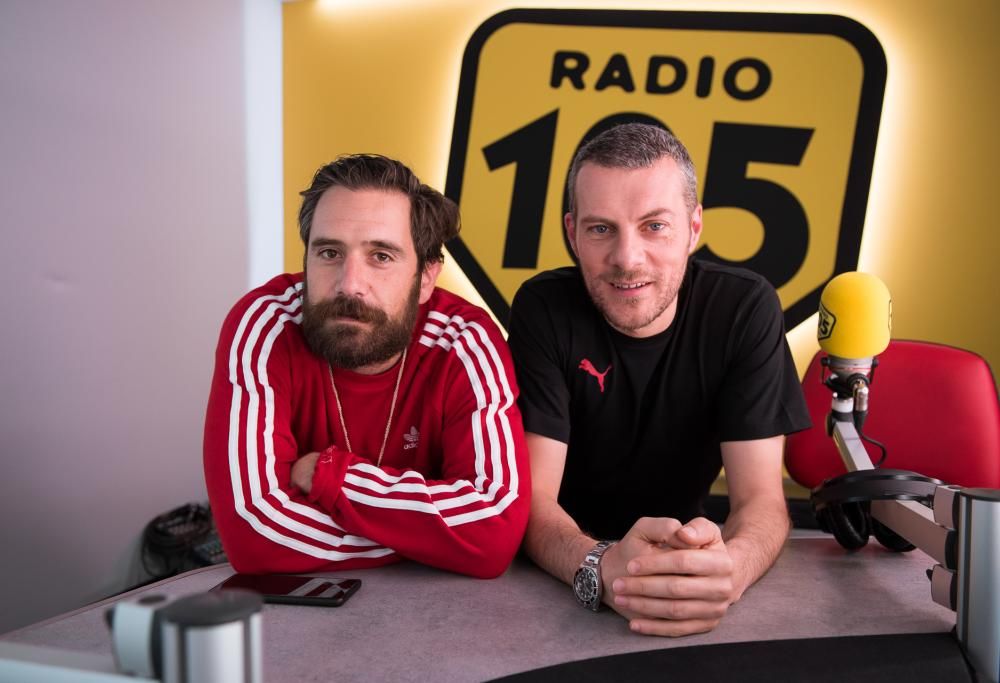 Tommaso Paradiso dei Thegiornalisti a 105 Mi Casa: le foto dell’intervista