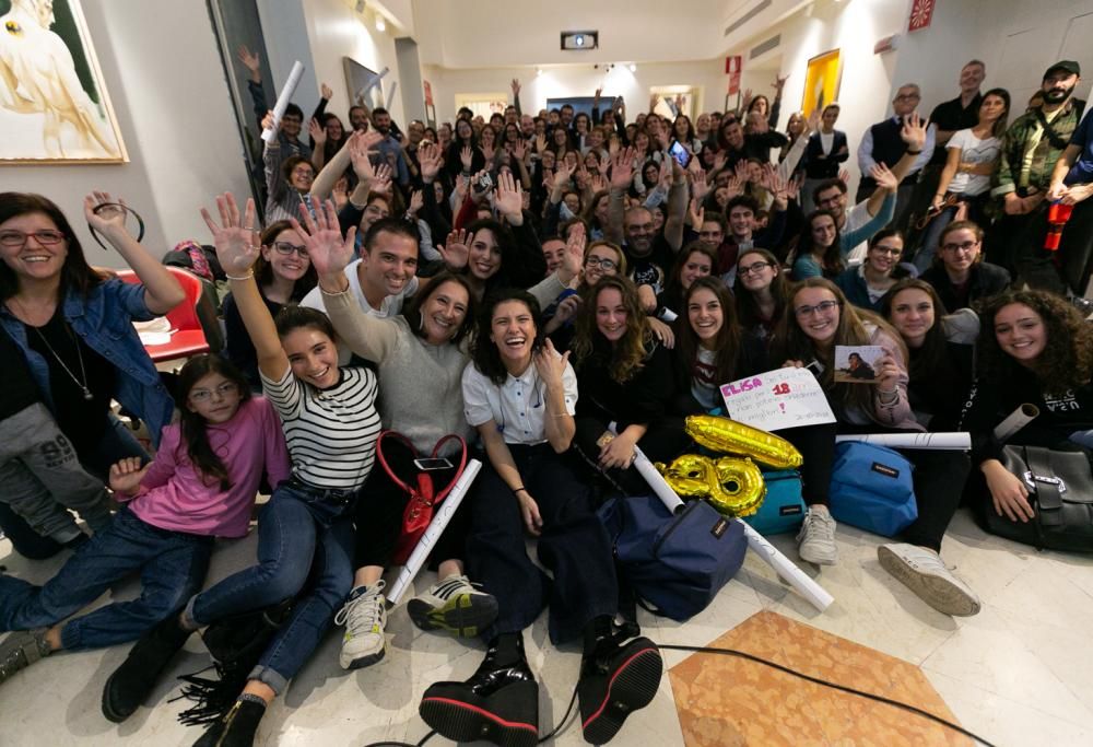 Elisa incanta il pubblico del Mondadori Store di Milano con una live acustica da brividi