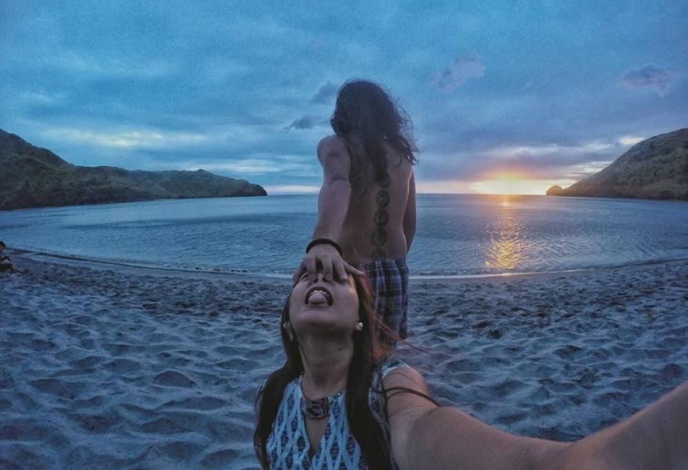 Continua la saga #FollowMeTo. Ma questa volta è un’esilarante parodia