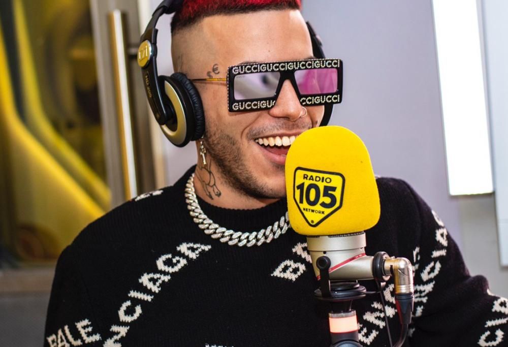 Sfera Ebbasta è l’ospite della settimana di 105 Trap 