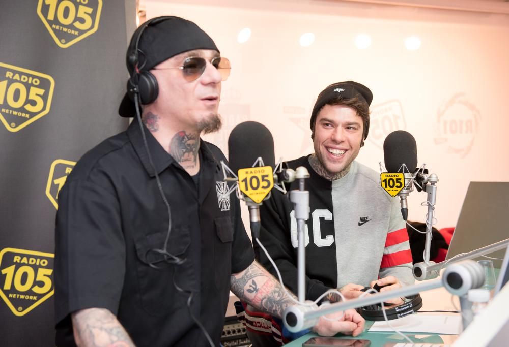 Le foto di J-Ax e Fedez a 105 Mi Casa