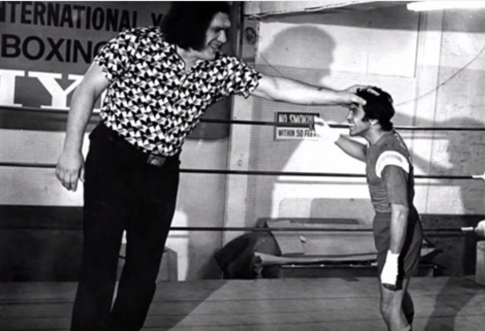 André the Giant: il wrestler gigante per le strade di New York