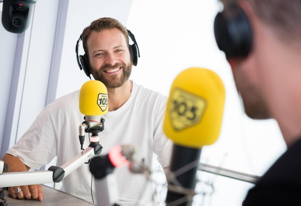 Alessandro Borghi a 105 Mi Casa: le foto dell’intervista