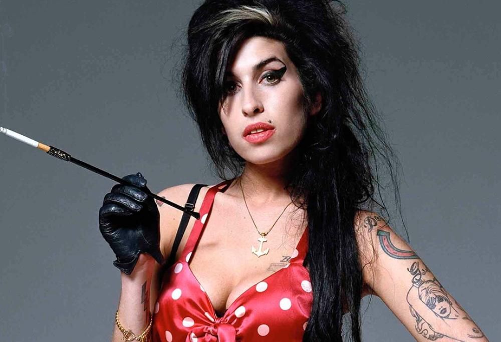 Amy Winehouse, il ricordo di 105