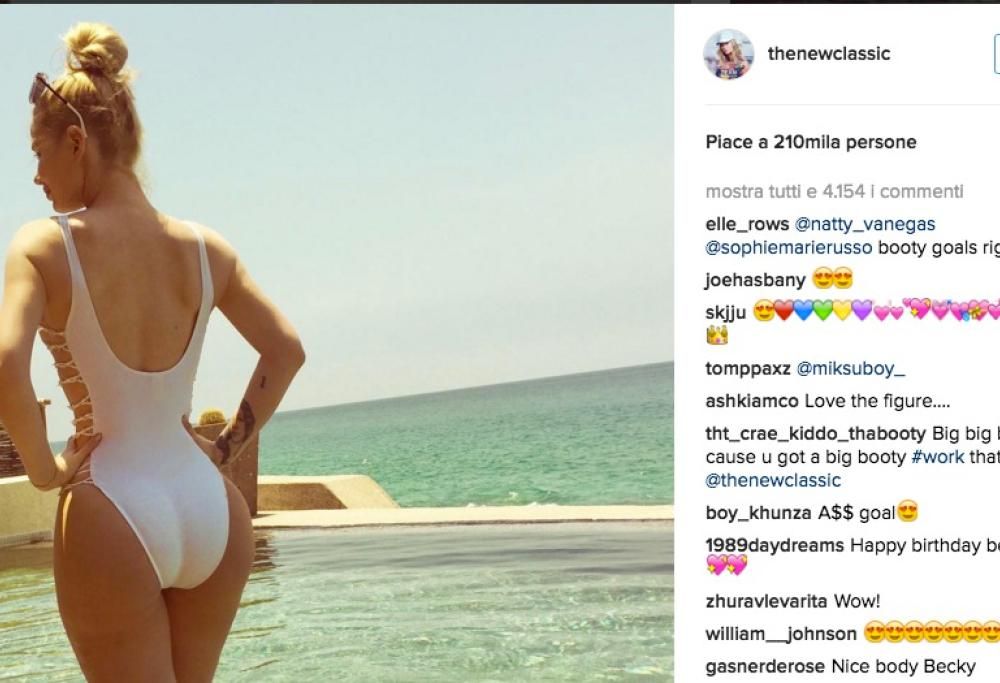 Iggy Azalea ha festeggiato il compleanno in bikini