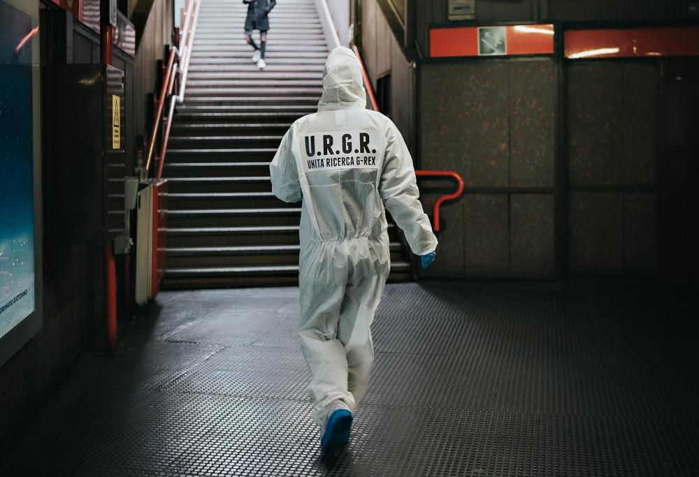 Le prime foto dell’unità di ricerca speciale alla ricerca del G-Rex impegnata in queste ore a Milano.