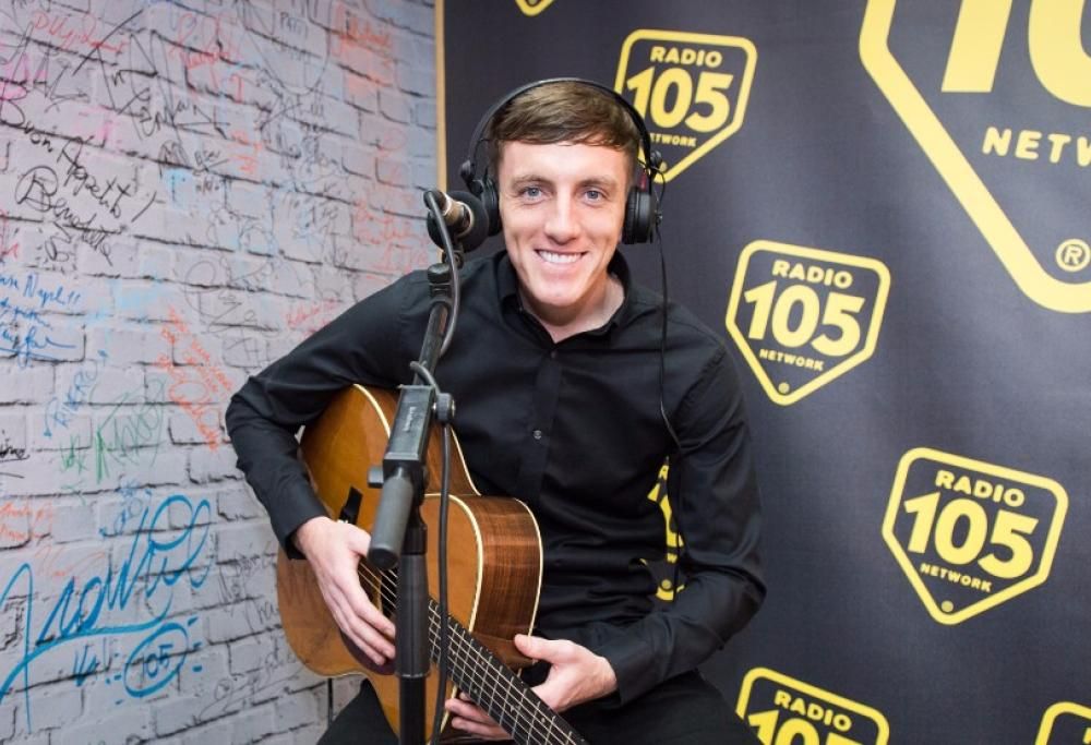 Louis Berry a 105 Friends, le foto