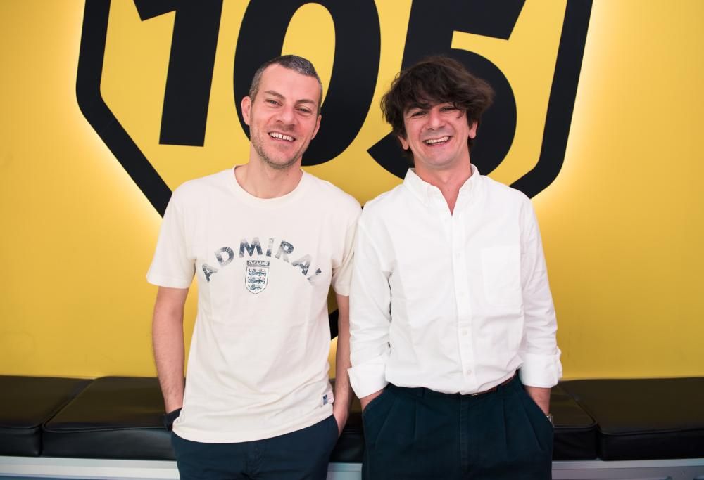 Francesco Mandelli a 105 Mi Casa per presentare il film Bene ma non benissimo: le foto dell’intervista