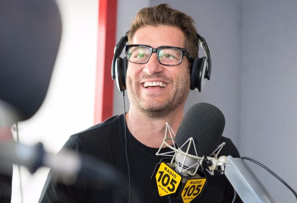 Uno scatenato Enrico Papi a 105 Take Away! Guarda le foto