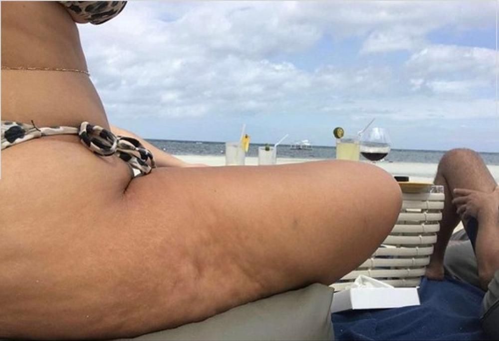 L’inno alla cellulite di Ashley Graham: “Non mi vergogno della mia pelle, la amo”