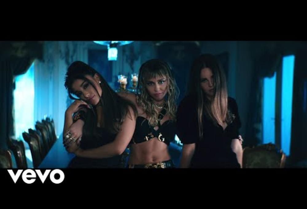 “Don’t Call Me Angel”: guarda il video di Ariana Grande, Lana Del Rey e Miley Cyrus