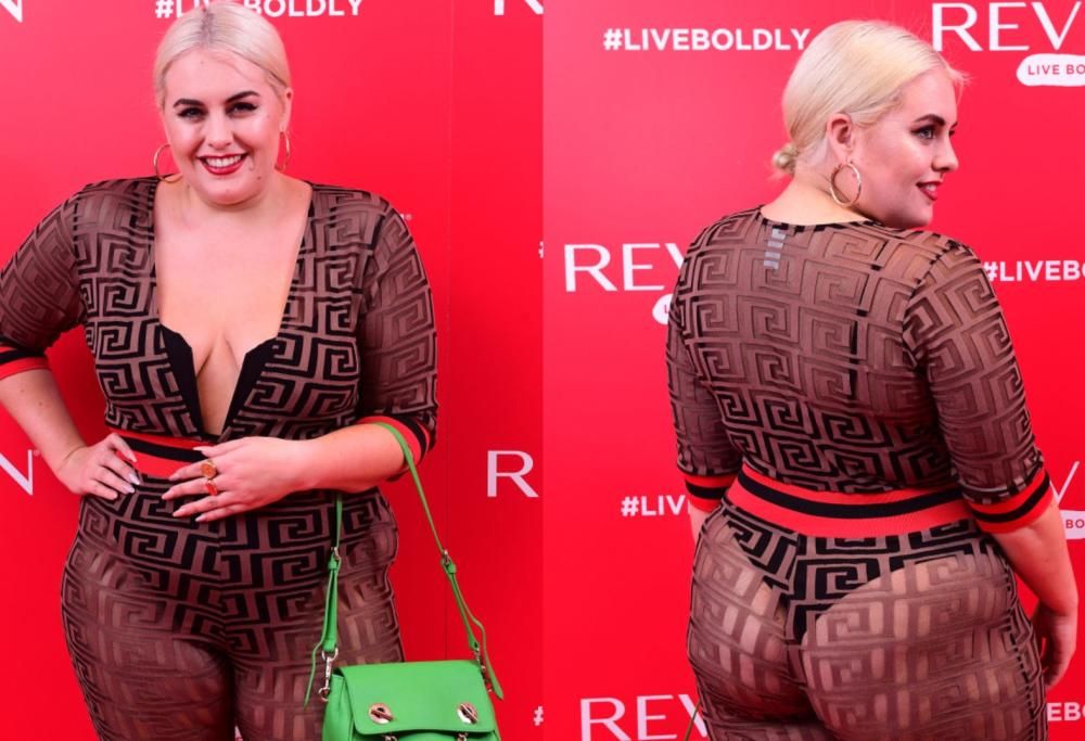 Abito trasparente e curve in vista: la modella oversize stupisce la Fashion Week londinese