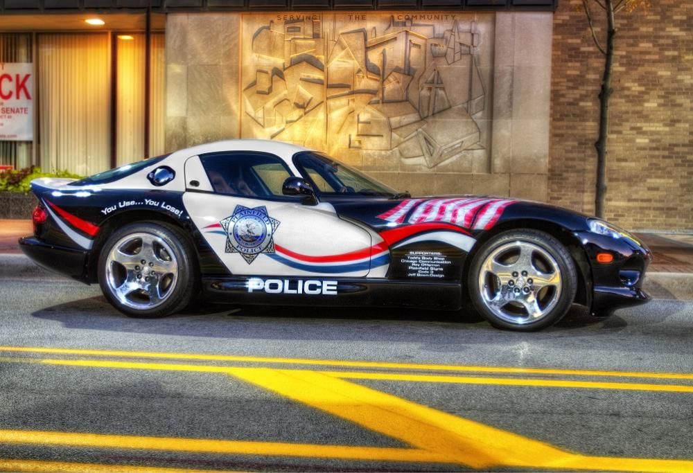 Prestanti e veloci, ecco le “super auto” della Polizia in giro per il mondo