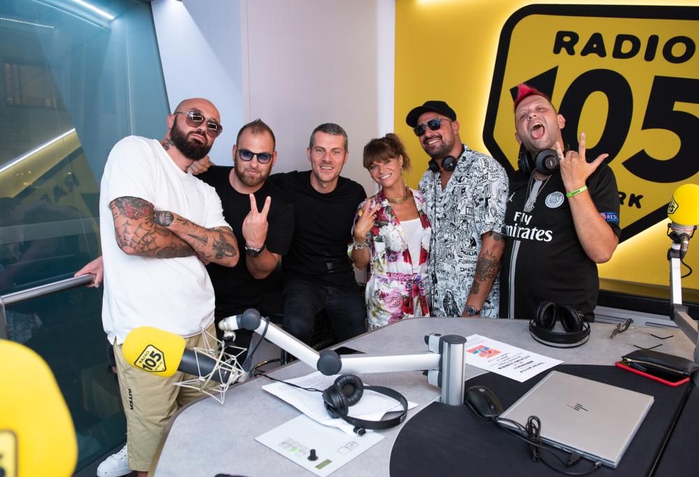 Boomdabash e Alessandra Amoroso a 105 Mi Casa: le foto dell’intervista!
